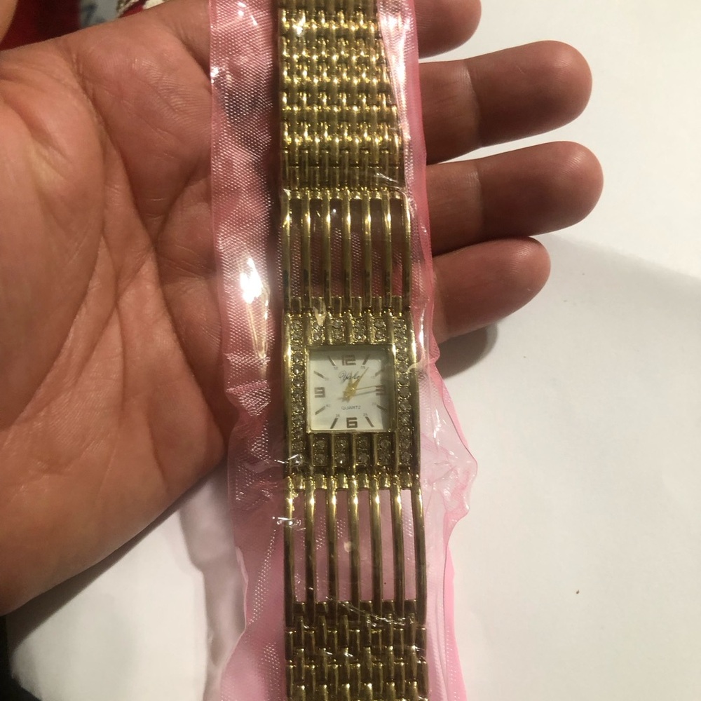 Elegant Gold Women's Watch